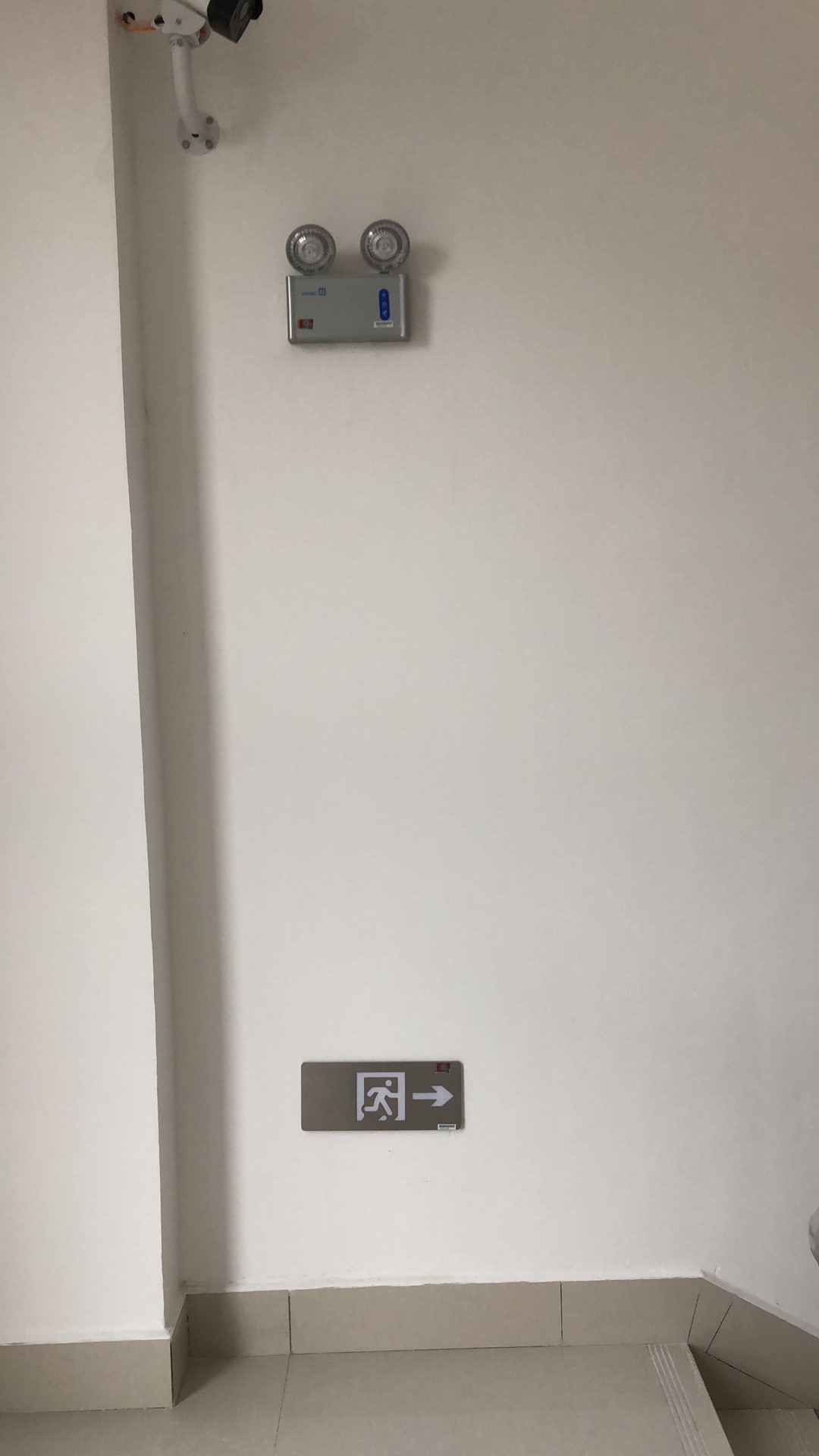 應(yīng)急疏散標(biāo)志燈具 應(yīng)急疏散標(biāo)志燈具